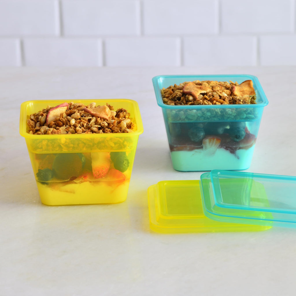 Youngever 7 Sets Plastic Parfait Cups, Reusable Plastic Dessert Cups with Lids and Inserts, Reusable Plastic Yogurt Cups with Inserts, Spill and Leak Proof