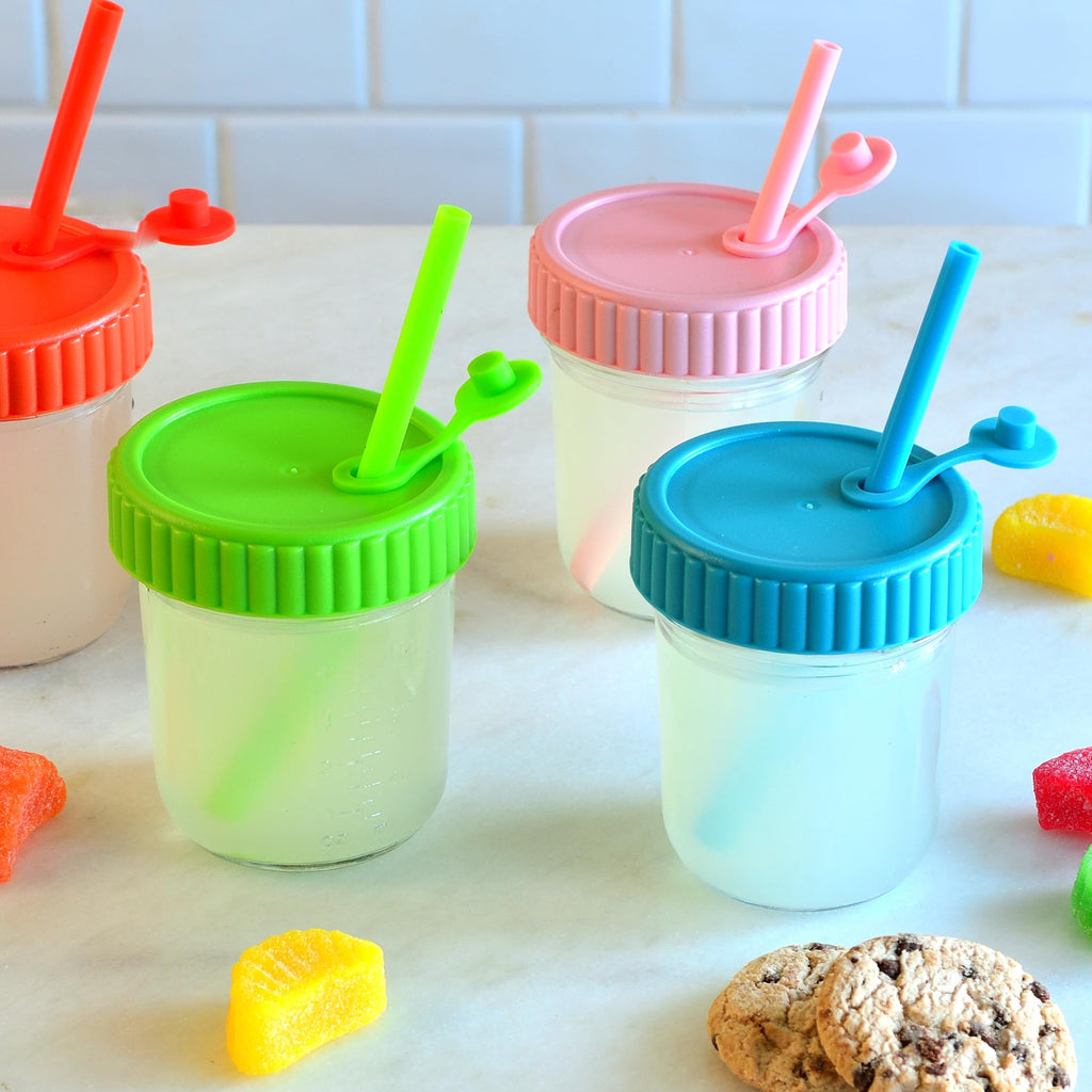 Youngever 8 Pack Kids Glass Jars With Straws, 6 Ounce Cups for Toddler, Mason Jars With Airtight Lids (8 Rainbow Colors)
