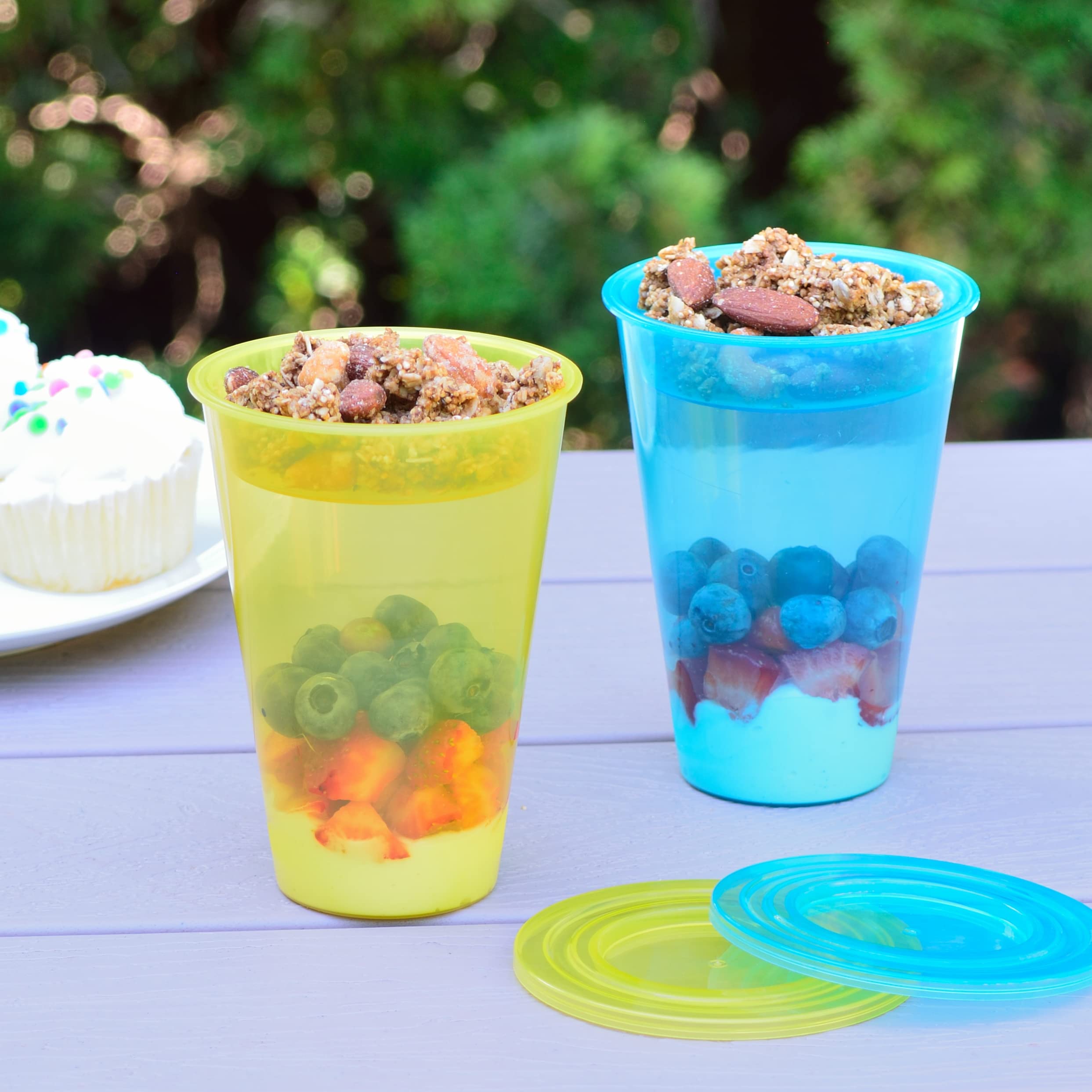 Youngever 7 Set Plastic Parfait Cups with Lids and Inserts, Spill and Leak Proof