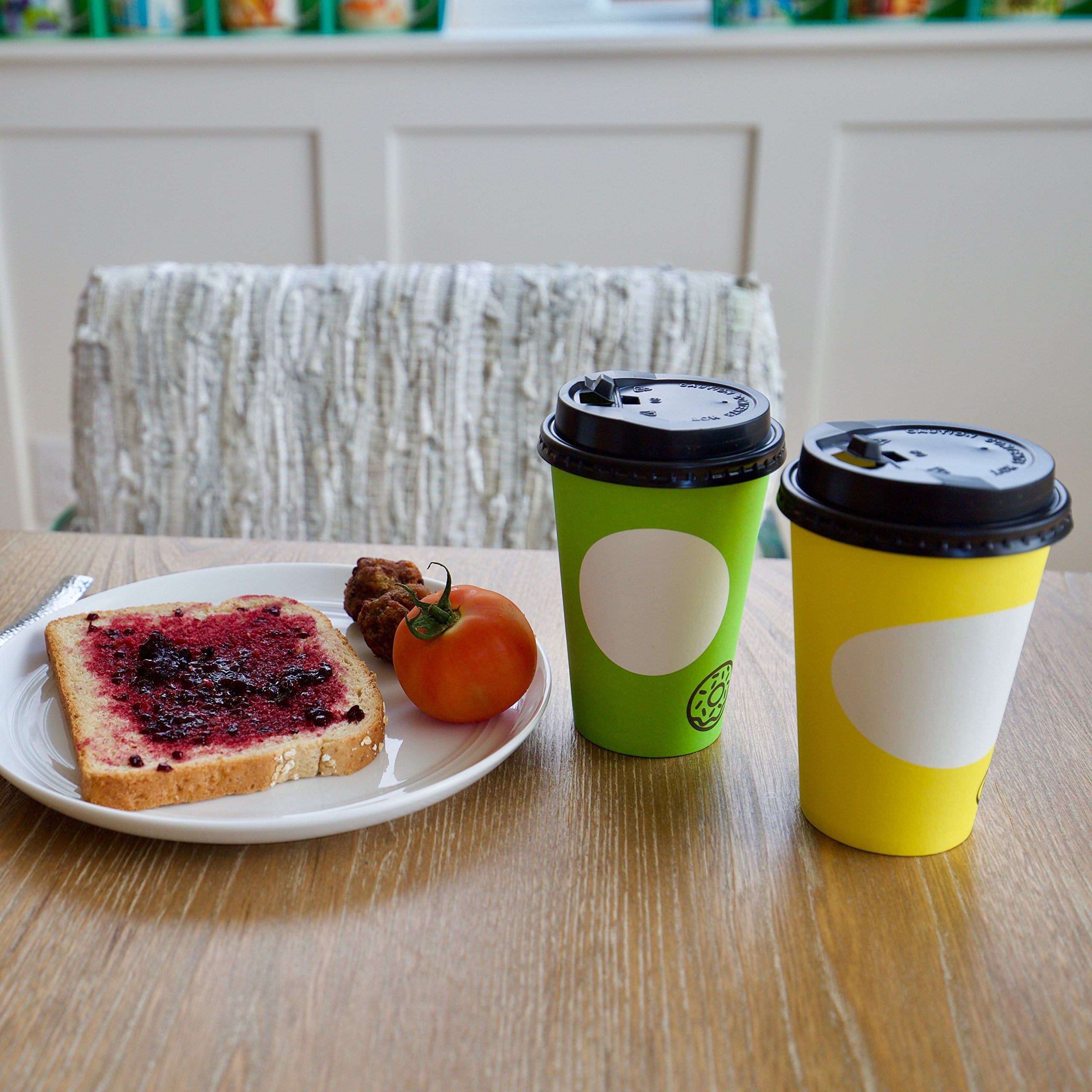 Youngever 70 Sets Hot Coffee Cups Durable Paper Cups with Travel Lids, 12 Ounce Disposable Cups For To Go Travel Mug Office Party Favor