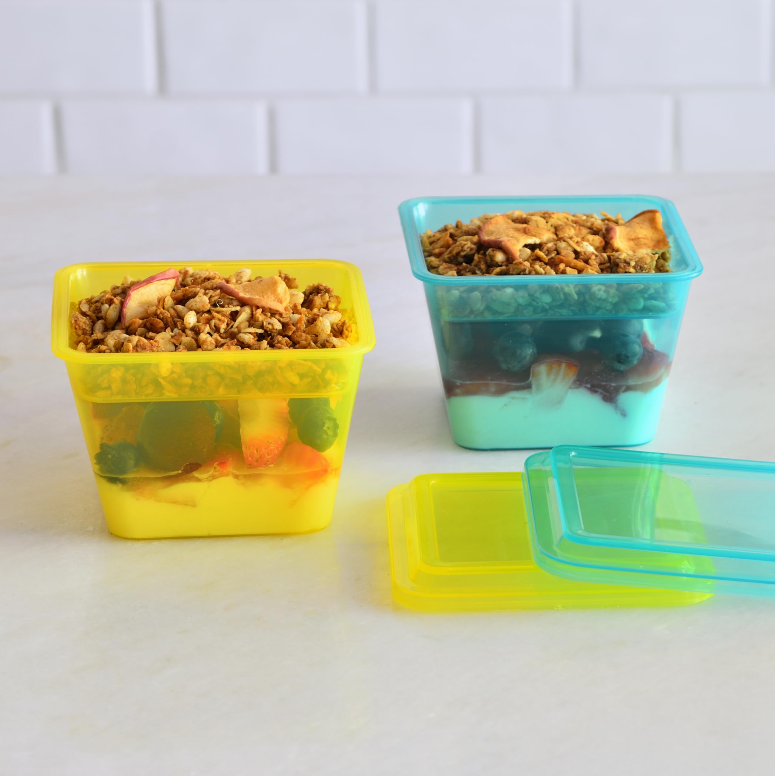 Youngever 7 Sets Plastic Parfait Cups, Reusable Plastic Dessert Cups with Lids and Inserts, Reusable Plastic Yogurt Cups with Inserts, Spill and Leak Proof