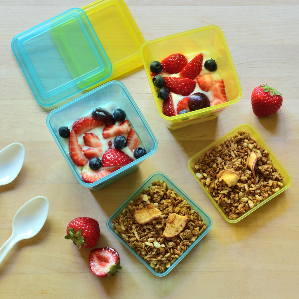 Youngever 7 Sets Plastic Parfait Cups, Reusable Plastic Dessert Cups with Lids and Inserts, Reusable Plastic Yogurt Cups with Inserts, Spill and Leak Proof