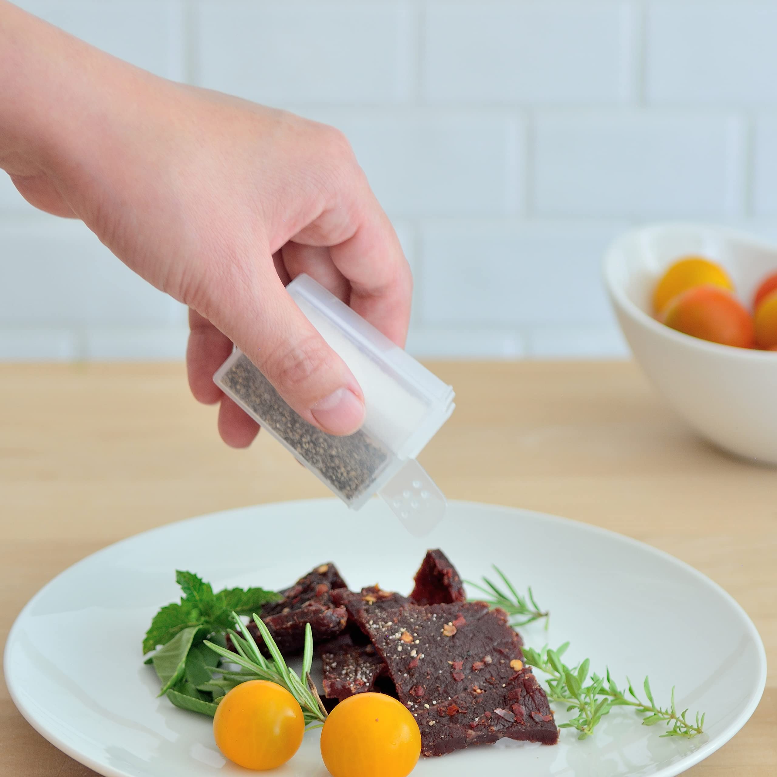 Youngever 4 Pack Plastic Salt and Pepper Shaker Set, Clear Salt and Pepper Containers with Lid, Plastic Spice Jar, Spice Dispenser To Go Set for Travel Camping Picnic Outdoors Kitchen Lunch Boxes.