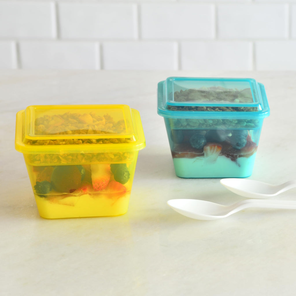 Youngever 7 Sets Plastic Parfait Cups, Reusable Plastic Dessert Cups with Lids and Inserts, Reusable Plastic Yogurt Cups with Inserts, Spill and Leak Proof