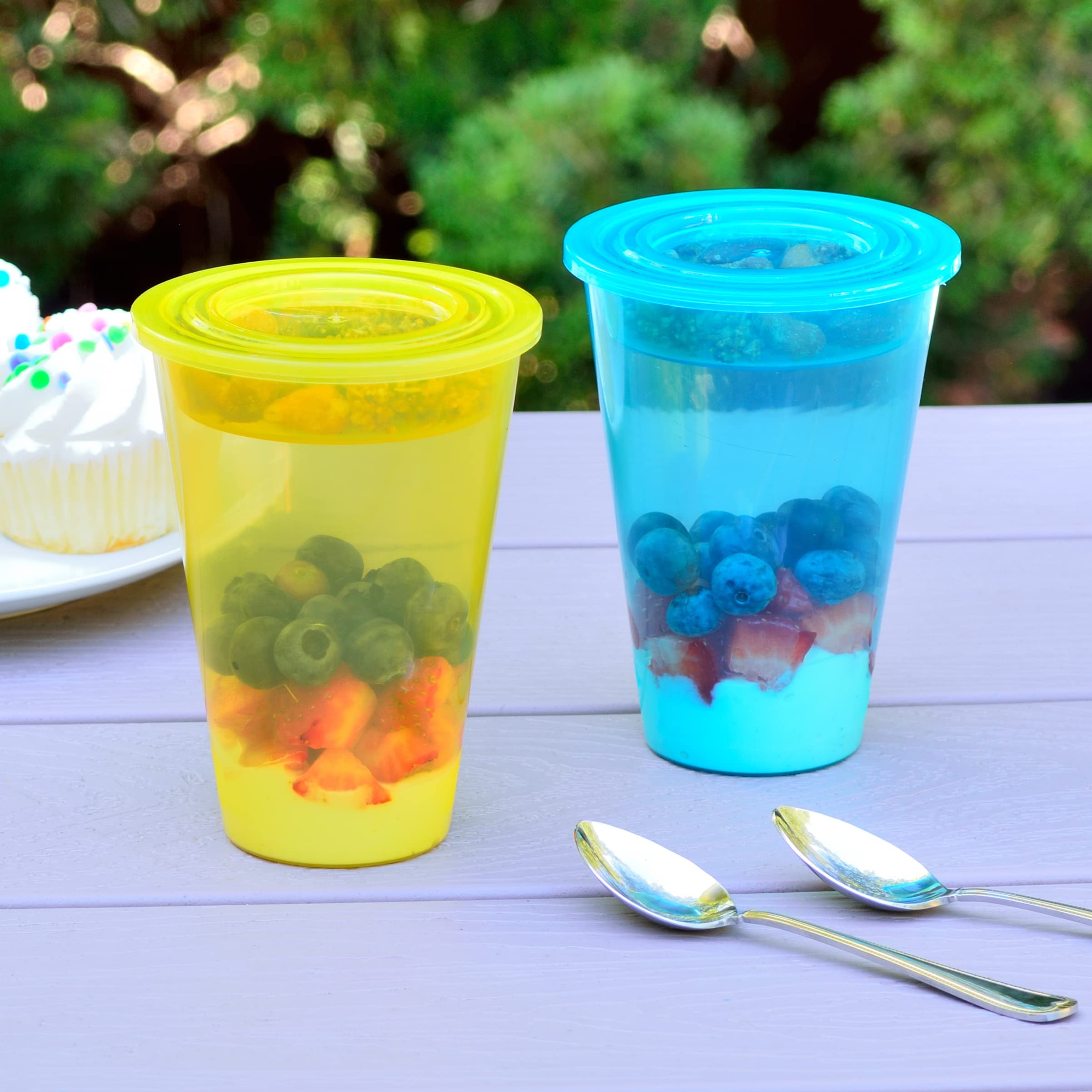 Youngever 7 Set Plastic Parfait Cups with Lids and Inserts, Spill and Leak Proof