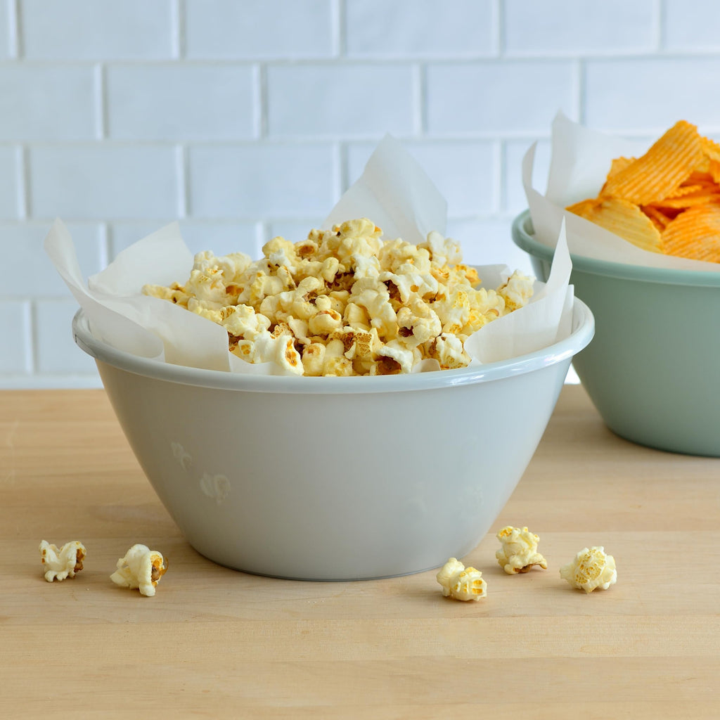 Youngever 9 inch 80 Ounce Plastic Mixing and Serving Bowls, Popcorn Bowls, Salad Bowls, Chip and Dip Serving Bowls, Set of 9