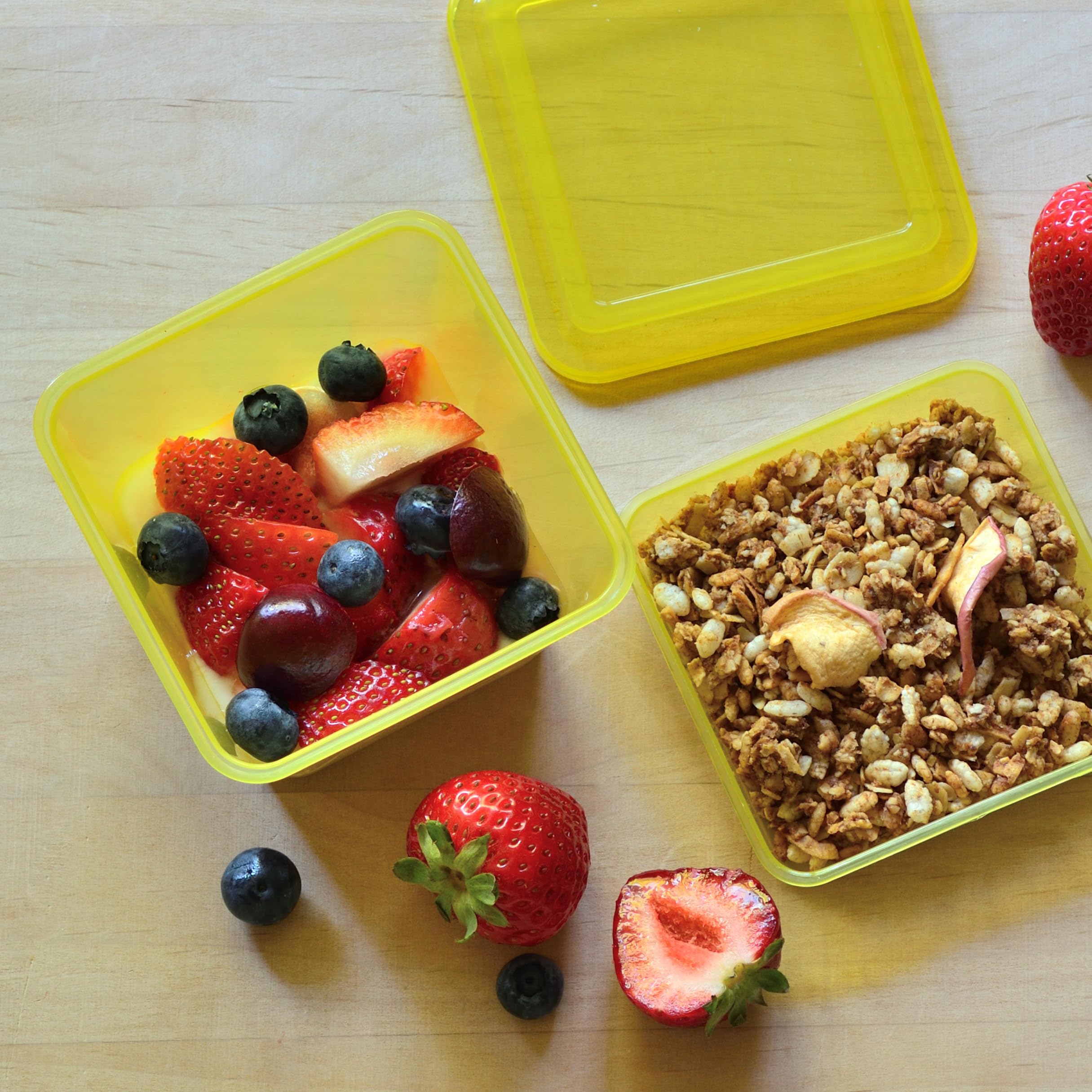 Youngever 7 Sets Plastic Parfait Cups, Reusable Plastic Dessert Cups with Lids and Inserts, Reusable Plastic Yogurt Cups with Inserts, Spill and Leak Proof