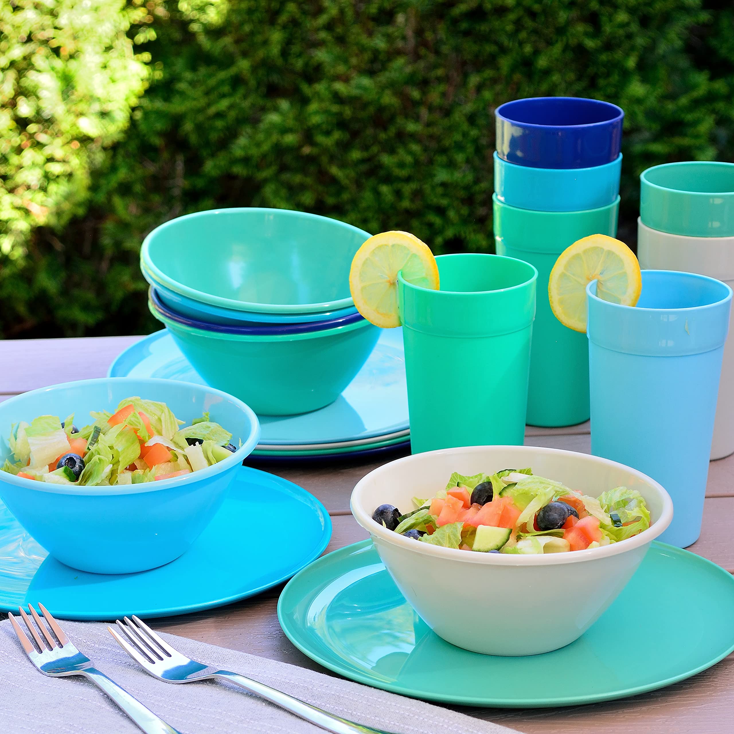Youngever 18 Piece Plastic Kitchen Dinnerware Set, Plates, Dishes, Bowls, Cups, Service for 6