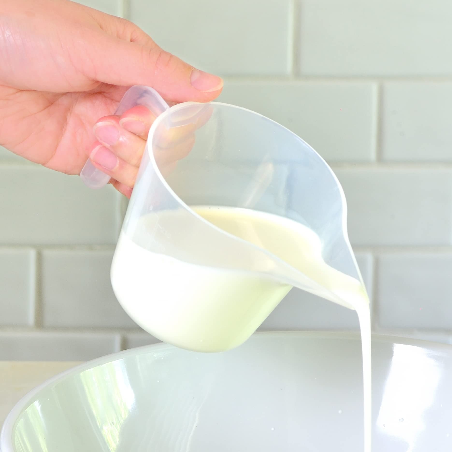 Youngever 4 Pack Plastic Measuring Cups, Clear Measuring Cups